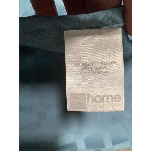 JC Penny Home Collection Blue Polyester Round Table Cloth Taiwana - Picture 3 of 5